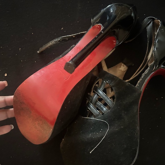 Black nice high red bottom heels if you wear anywhere from 8.5 in women to a 9 - Picture 4 of 4